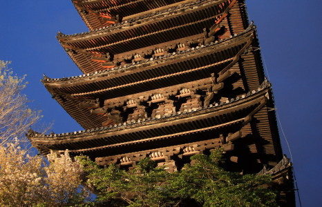 京都：　八坂の塔（２）