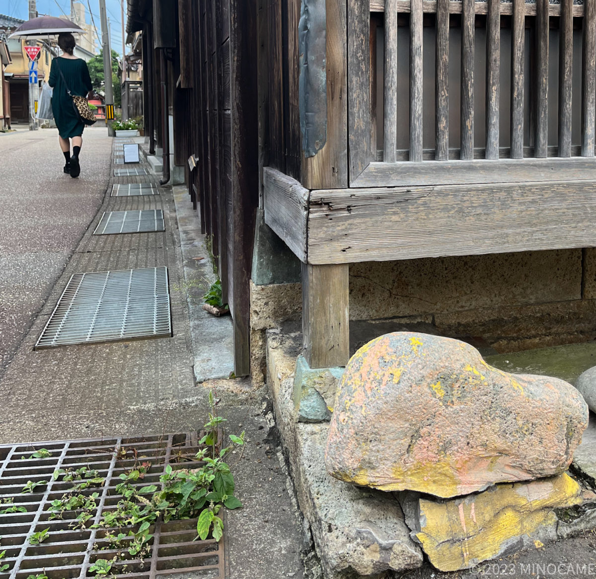 ごっぽ石（京都では、いけず石という）