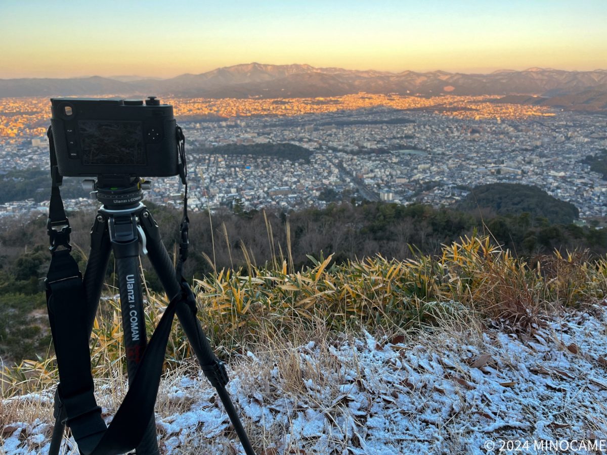 大文字山に上って、Leica M11 MonchromとUlanzi Zero Yで撮影を楽しんだ。