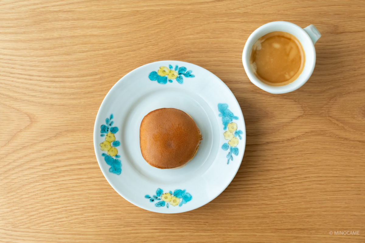 俵屋吉富 苺ミルクティ三笠(2)